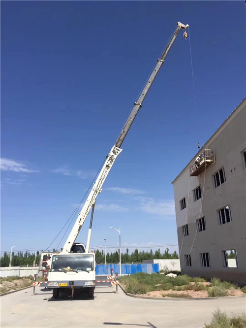 澄迈县“轻装强干”—— 吊车的 “轻量化臂架” 技术